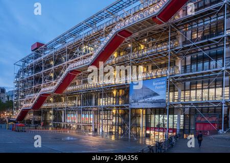 Das Centre national d Art et de Culture Georges-Pompidou ist ein staatliches Kunst- und Kulturzentrum im 4. Arrondissement von Paris. Stockfoto