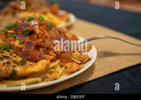 Köstliche Pasta mit Toppings. Stockfoto