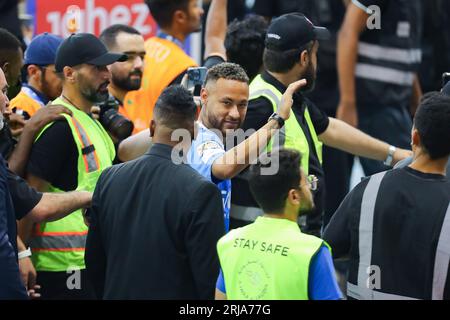 Der brasilianische Fußballspieler Neymar da Silva Santos Junior, bekannt als Neymar Jr, wird als neuer Spieler des Al Hilal Saudi FC vor dem Spiel der SAFF Roshn Saudi Pro League 2023-24 zwischen dem Al Hilal Saudi FC und Al-Fayha im King Fahd International Stadium am 19. August 2023 in Riad vorgestellt. Saudi-Arabien. Foto von Stringer / Power Sport Images Stockfoto