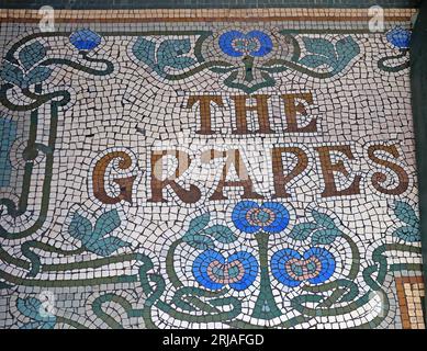 The Dispensary, früher The Grapes, 87 Renshaw St, Liverpool, Merseyside, ENGLAND, GROSSBRITANNIEN, L1 2SP Stockfoto