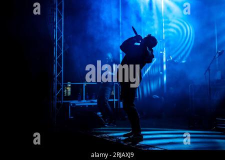 Blaker, Norwegen. August 2023. Die schwedische Metalcore-Band Dead by April spielt ein Live-Konzert während des norwegischen Musikfestivals Blakerfest 2023 in Blaker. Hier wird Sänger Christopher Kristensen live auf der Bühne gesehen. (Foto: Gonzales Photo - Ketil Martinsen). Stockfoto