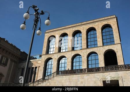 Blick auf den Palast Arengario im Zentrum von Mailand, Italien. Stockfoto