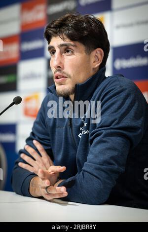 Gent, Belgien. August 2023. Gents Omri Gandelman wurde auf einer Pressekonferenz des belgischen Fußballteams KAA Gent am Dienstag, den 22. August 2023 in Gent vorgestellt, um ihren neuesten Transfer vorzustellen. BELGA FOTO JAMES ARTHUR GEKIERE Credit: Belga News Agency/Alamy Live News Stockfoto