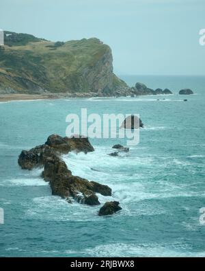 Riffe in einer Meeresbucht an der Dorset-Küste in Südengland. Man O' war Beach, England Stockfoto