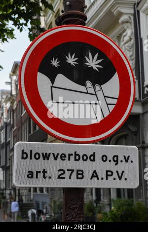 Amsterdam, Holland - 20. Juni 2023: Rauchverbot für Marihuana in Amsterdam auf Holland Stockfoto