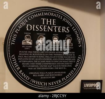 YE Cracke, John Lennon von den Beatles, Dissenters Watering Hole Pub, Rice Street, abseits der Hope Street, Liverpool, Merseyside, ENGLAND, GROSSBRITANNIEN, L1 9BB Stockfoto