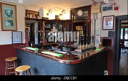 YE Cracke, John Lennon von den Beatles, Dissenters Watering Hole Pub, Rice Street, abseits der Hope Street, Liverpool, Merseyside, ENGLAND, GROSSBRITANNIEN, L1 9BB Stockfoto