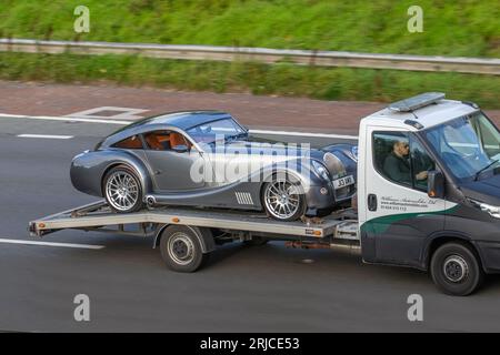 Williams Automobiles Ltd. 2009 Morgan Aeromax Coupé V8 Grey Car Coupe Benzin 4799 ccm, 367 PS 4,8 Liter BMW V8 Motor; britische Hochleistungswagen auf der Autobahn M6 in Greater Manchester, Großbritannien Stockfoto