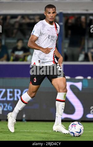 Malick Thiaw vom AC Mailand in Aktion während des Serie-A-Fußballspiels zwischen Bologna FC und AC Mailand im Renato Dall'Ara Stadion in Bologna (Italien), Au Stockfoto