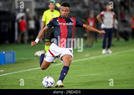 Dan Ndoye von Bologna FC in Aktion während des Fußballspiels der Serie A zwischen Bologna FC und AC Mailand im Renato Dall'Ara Stadion in Bologna (Italien), August Stockfoto