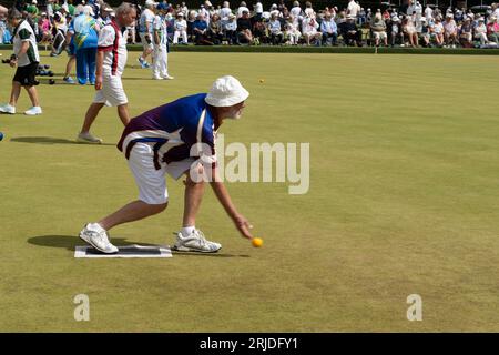 Ein Mann, der bei den Aviva National Championships 2023, Leamington Spa, England, Großbritannien, den Jack bowelt Stockfoto