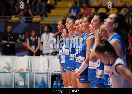 Turin, Italien. August 2023. In der Gianni Asti Sports Hall treffen sich die bosnischen Nationalspieler während der CEV EuroVolley 2023 Women Final Round zwischen Bosnien und Herzegowina und Rumänien. Endstand; Bosnien und Herzegowina 2:3 Rumänien. (Foto: Davide Di Lalla/SOPA Images/SIPA USA) Credit: SIPA USA/Alamy Live News Stockfoto