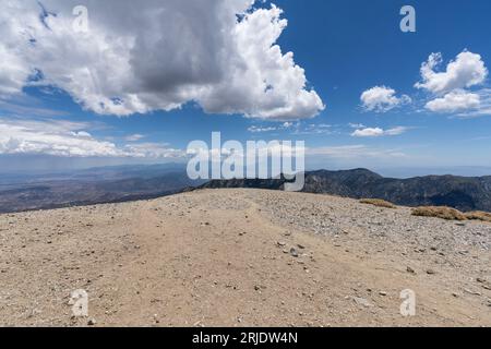 Gipfel des Mt Baldy. Der höchste Gipfel der San Gabriel Mountains in den Countys Los Angeles und San Bernardino. Stockfoto