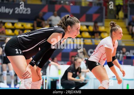 Turin, Italien. August 2023. Julie Lengweiler aus der Schweiz wurde während der CEV EuroVolley 2023 Women Final Round zwischen Kroatien und der Schweiz in der Gianni Asti Sports Hall gesehen. Endstand; Kroatien 1:3 Schweiz. (Foto: Davide Di Lalla/SOPA Images/SIPA USA) Credit: SIPA USA/Alamy Live News Stockfoto