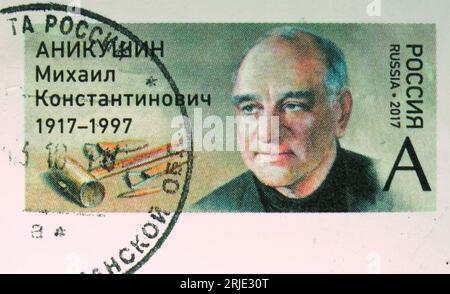 MOSKAU, RUSSLAND - 30. OKTOBER 2022: In Russland gedruckte Briefmarke zeigt Michail Anikushin, Bildhauer, Serie, um 2017 Stockfoto