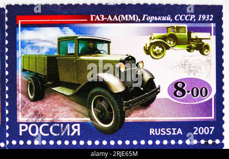 MOSKAU, RUSSLAND - 30. OKTOBER 2022: In Russland gedruckte Postmarke zeigt GAZ-AA (MM), 1932, frühe russische Lkw-Serie, um 2007 Stockfoto