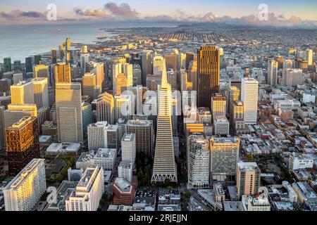 Aerial View Downtown, Financial District und Transamerica Building, San Francisco California, USA Stockfoto