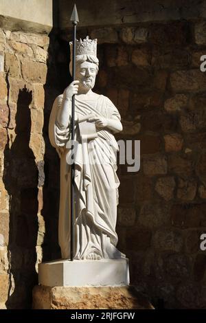 Statue des Heiligen Jude Thaddeus vor seiner Kirche im Libanon. Stockfoto