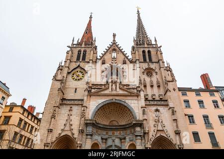 Die Kirche Saint-Nizier ist eine Kirche im Distrikt Presqu’Ile im 2. Arrondissement von Lyon, Frankreich. Stockfoto