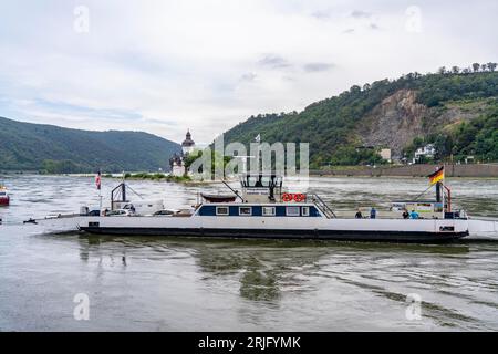 Pfalzgrafenstein Autofähre, auf dem Rhein zwischen Kaub und der B9, linkes Rheinufer, Rheingau, im UNESCO-Weltkulturerbe Oberer Mittelrhein Va Stockfoto