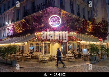 Cafe Blanchet (64 Rue Rambuteau, 75003 Paris) in Paris Stockfoto