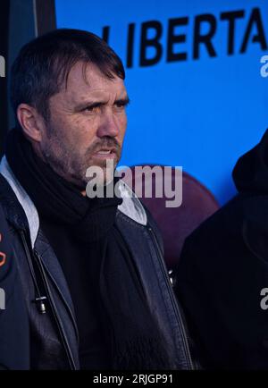La Paz, Bolivien. August 2023. Internacional-Manager Eduardo Coudet, während des Spiels zwischen Bolivar (BOL) und Internacional für das erste Viertelfinale der Copa CONMEBOL Libertadores 2023, im Hernando Siles Stadium, in La Paz, Bolivien am 22. August. Foto: Max Peixoto/DiaEsportivo/Alamy Live News Credit: DiaEsportivo/Alamy Live News Stockfoto