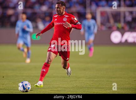 La Paz, Bolivien. August 2023. Alan Patrick von Internacional, während des Spiels zwischen Bolivar (BOL) und Internacional für die 1. Etappe des Viertelfinals der Copa CONMEBOL Libertadores 2023, im Hernando Siles Stadium, in La Paz, Bolivien am 22. August. Foto: Max Peixoto/DiaEsportivo/Alamy Live News Credit: DiaEsportivo/Alamy Live News Stockfoto