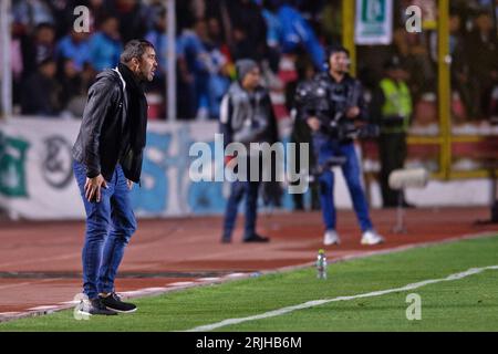 La Paz, Bolivien. August 2023. Internacional-Manager Eduardo Coudet, während des Spiels zwischen Bolivar (BOL) und Internacional für das erste Viertelfinale der Copa CONMEBOL Libertadores 2023, im Hernando Siles Stadium, in La Paz, Bolivien am 22. August. Foto: Max Peixoto/DiaEsportivo/Alamy Live News Credit: DiaEsportivo/Alamy Live News Stockfoto