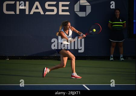New York, Usa. August 2023. Magali Kempen wurde während eines Tennisspiels gegen die spanische Bolsova in der Qualifikationsrunde der Frauen beim US Open Grand Slam-Tennisturnier 2023 in Flushing Meadow, New York City, USA, am Dienstag, den 22. August 2023 in Aktion gezeigt. BELGA FOTO TONY BEHAR Credit: Belga News Agency/Alamy Live News Stockfoto
