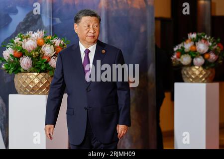 Johannesburg, Südafrika. August 2023. Der chinesische Präsident Xi Jinping trifft am 23. August 2023 auf dem BRICS-Gipfel im Sandton Convention Centre in Johannesburg am 23. August 2023 ein. Pool Photo by Gianluigi Guercia/UPI Credit: UPI/Alamy Live News Stockfoto