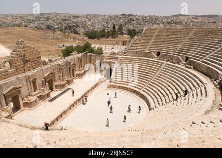 Das Südtheater in der antiken griechisch-römischen Stadt Gerasa im heutigen Jerash, Gouvernement Jerash, Nordjordanland Stockfoto