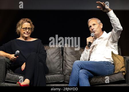 BARNEVELD - Anja van Mensel und Gert Verhulst während der Pressekonferenz über 40-45 de Musical, eine Produktion, die sich auf den Zweiten Weltkrieg in den Niederlanden konzentriert. ANP RAMON VAN FLYMEN niederlande raus - belgien raus Stockfoto