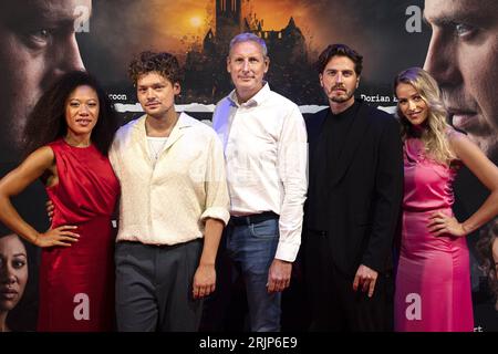 BARNEVELD - (von links nach rechts) Gaia Aikman, Soy Kroon, Gert Verhulst, Dorian Bindels und Niniane Everaert während der Pressekonferenz über 40-45 de Musical, eine Produktion, die sich auf den Zweiten Weltkrieg in den Niederlanden konzentriert. ANP RAMON VAN FLYMEN niederlande raus - belgien raus Stockfoto