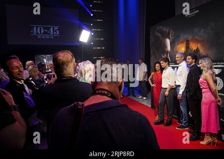 BARNEVELD - (von links nach rechts) Gaia Aikman, Soy Kroon, Gert Verhulst, Dorian Bindels und Niniane Everaert während der Pressekonferenz über 40-45 de Musical, eine Produktion, die sich auf den Zweiten Weltkrieg in den Niederlanden konzentriert. ANP RAMON VAN FLYMEN niederlande raus - belgien raus Stockfoto