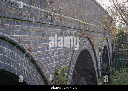 Brick-built bridge and arches, over The River Thames, Bourne End, Buckinghamshire, England. Stock Photo