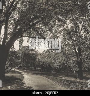 Blick vom Park auf die Prager Burg, Tschechische Republik, Schwarz-weiß Stockfoto