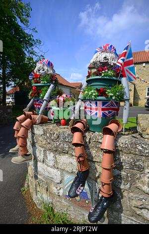 Bill und ben Blumentopf Männer Puppen für Queen Elizabeth's Platin Jubiläum wass North yorkshire Moors uk Stockfoto