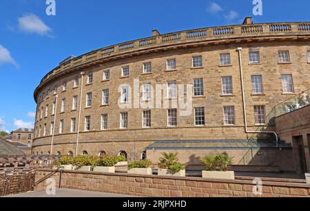 Das restaurierte Crescent Hotel Buxton, High Peak, Derbyshire, England, Großbritannien, SK17 6SE Stockfoto