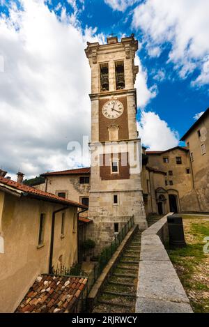 Der Turm und das Heiligtum in Sacro Monte Varese  Italien, Lombardei Stockfoto