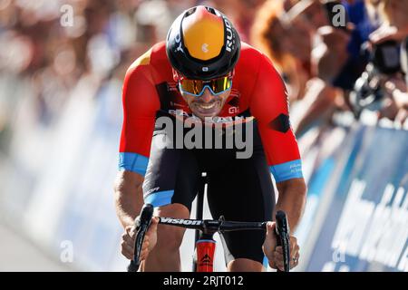 St. Wendel, Deutschland. August 2023. Radfahren: Tour durch Deutschland, St. Wendel (2,30 km), Prolog (Einzelzeitfahren). Phil Bauhaus (Deutschland) vom Team Bahrain Victorious ist auf der Strecke. Quelle: Alexander Neis/Eibner-Pressefoto/dpa/Alamy Live News Stockfoto