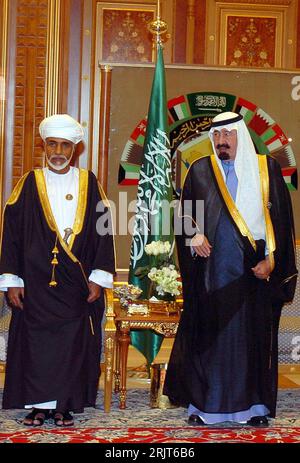 König Abdullah bin Abdul Aziz al-Saud Re., KSA und Omani Sultan Qaboos bin sagte, KSA anlässlich des Treffens des GCC Golf Cooperation Council in Riyadh PUBLICATIONxNOTxINxCHN Stockfoto