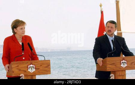 Bildnummer: 51785404 Datum: 31.03.2007 Copyright: imago/Xinhua Bundeskanzlerin Angela Merkel (GER/CDU) und König Abdullah II Von Jordanien (JOR) während einer Pressekonferenz in Akaba - PUBLICATIONxNOTxINxCHN, Personen; 2007, Aqaba, Akaba, Politiker, Politikerin, , Pressekonferenz , Pressetermin , Staatsbesuch,; , quer, Kbdig, Gruppenbild, Internationale Politik, Politik, Jordanien, Randbild, People, Bundesregierung Stockfoto