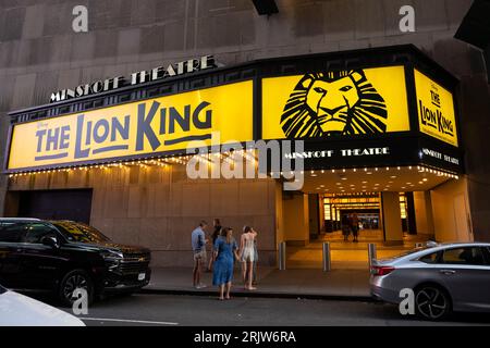 New York, New York, USA. August 2023. Disney's The Lion King am Broadway im Minskoff Theatre. Seit der Schließung von Phantom of the Oprea ist The Lion King heute die am längsten laufende Produktion, die derzeit in Broadway Theaters zu sehen ist. Die Show ist ein Grundpfeiler für den Tourismus. (Bild: © Taidgh Barron/ZUMA Press Wire) NUR REDAKTIONELLE VERWENDUNG! Nicht für kommerzielle ZWECKE! Stockfoto