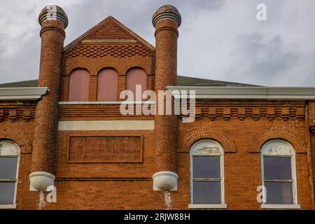 Bristol, Virginia, USA - 9. August 2023: Das 1884 erbaute Virginia Intermont College schloss seine Türen 2014 und ein chinesischer Unternehmer kaufte den Pro Stockfoto