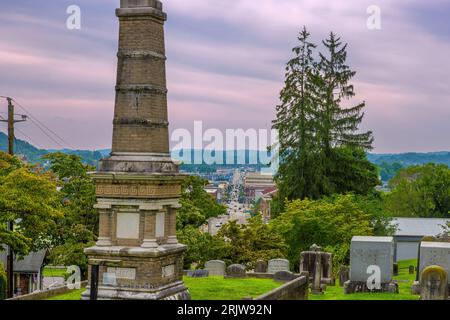 Bristol, Virginia, USA - 9. August 2023: Historischer Friedhof, auf dem Bristols Gründerväter in der Stadt Bristol, Virginia/Tennessee i begraben sind Stockfoto