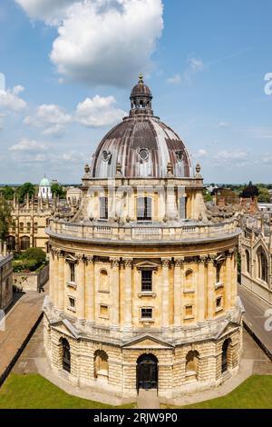 Die Radcliffe Camera, auch bekannt als Rad Cam oder die Kamera, ein Gebäude der University of Oxford, England. Seine Kreisform und Lage im Herzen des Stockfoto