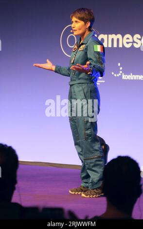 Köln, Deutschland. August 2023. Samantha Cristoforetti, Astronautin aus Italien, spricht auf der Gamescom Games Fair. Quelle: Sascha Thelen/dpa/Alamy Live News Stockfoto