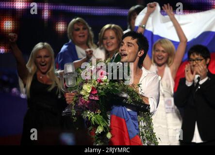 Bildnummer: 52551898 Datum: 24.05.2008 Copyright: imago/Xinhua Sänger Dima Bilan (Russland) feiert seinen Sieg beim Eurovision Song Contest 2008 in Belgrad - PUBLICATIONxNOTxINxCHN, Personen , optimistisch; Uraufführung, Highlight, 2008, Belgrad, Musik, Sieger; , quer, Kbdig, Einzelbild, Randbild, People, o0 Grand Prix de la Chanson Bildnummer 52551898 Datum 24 05 2008 Copyright Imago XINHUA Sänger Dima Bilan Russia feiert seinen Sieg beim Eurovision Song Contest 2008 in Belgrad PUBLICATIONxNOTxINxCHN People Optistic Premiumhighlight 2008 Belgrade Music Winner Horizontal Kbdig Single Ed Stockfoto