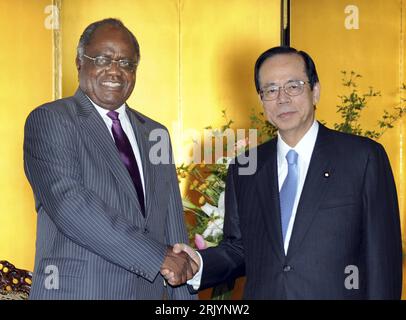 Bildnummer: 52556152 Datum: 28.05.2008 Copyright: imago/Xinhua Premierminister Yasuo Fukuda (Re., Japan) und Präsident Hifikepunye Pohamba (Namibia) anlässlich der 4. Tokio International Conference on African Development in Yokohama - PUBLICATIONxNOTxINxCHN, Personen , premiumd , optimistisch; 2008, Yokohama, TICAD IV, Politik, Pressetermin , Shakehands, Hände schütteln; , quer, Kbdig, Gruppenbild, Close, Randbild, People Bildnummer 52556152 Datum 28 05 2008 Copyright Imago XINHUA Premierminister Yasuo Fukuda Right Japan und Präsident Hifikepunye Pohamba Namibia während der 4 Tokyo Internation Stockfoto