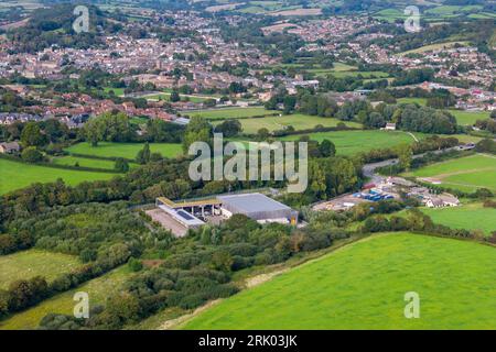 Allgemeine Sicht aus der Luft des Dorset Council Haushaltmüllrecyclingzentrums in Broomhills in Bridport in Dorset. Stockfoto